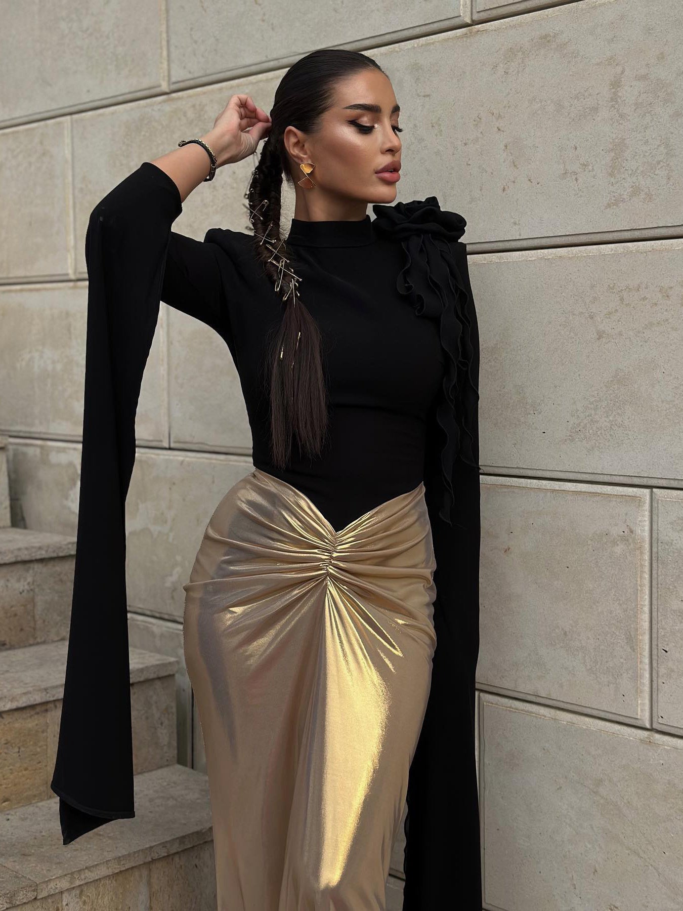 Contrast Pleated Long-sleeve Bodycon Dress